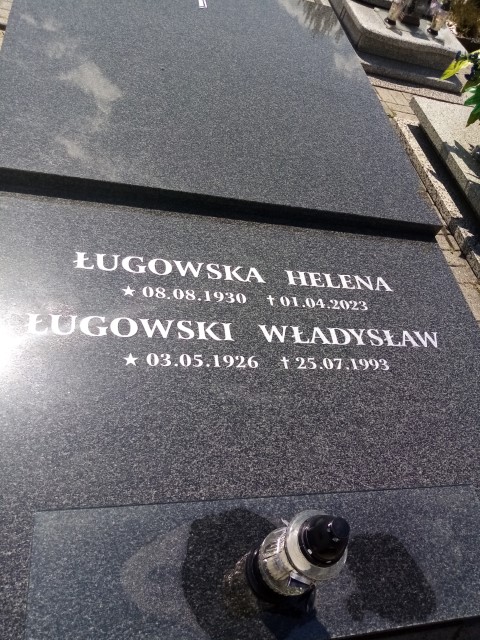 Grób HELENA ŁUGOWSKA