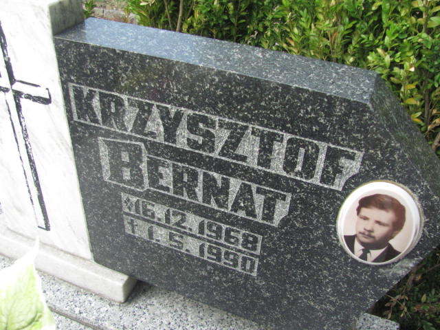 Krzysztof Bernat 1968 Knurów - Grobonet - Wyszukiwarka osób pochowanych