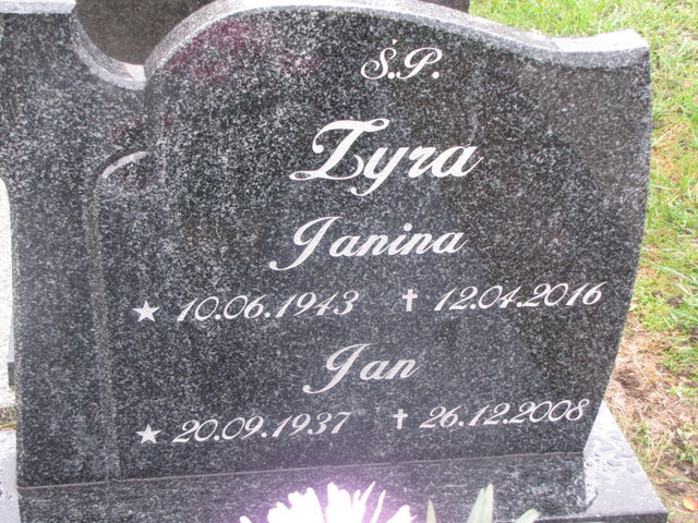 Grób JANINA ZYRA