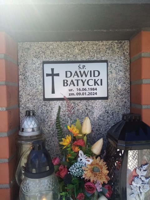 Dawid BATYCKI 1984 Knurów - Grobonet - Wyszukiwarka osób pochowanych